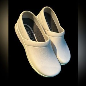 Klogs Women's Cream Slip-On Shoes